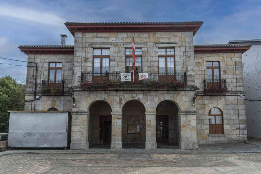 Vizcaya - Ubide 01 - Ayuntamiento.jpg